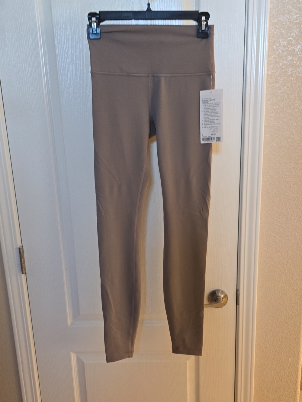 Lululemon wonder train HR tight 28"